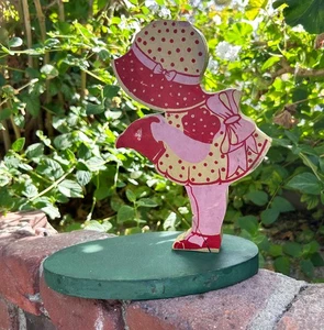 Vintage Haube Mädchen mit Gießkanne 40er Jahre Volkskunst Holz Figur Landhaus - Bild 1 von 5