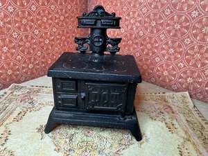 Vintage DOT Miniature Salesman Sample Cast Iron Stove - Picture 1 of 9