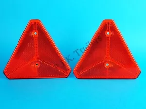 2 reflectores triángulo rojo con esquinas recortadas remolque caja para caballos Ifor Williams - Imagen 1 de 1