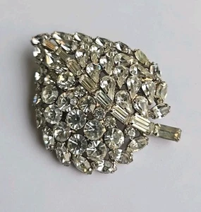 Vtg. Lg. Silvertone Baguette, Round, Navette Teardrop Clear Rhinestone Brooch JL - Picture 1 of 5