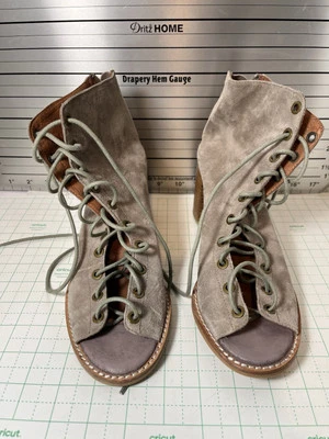 Botines Jeffrey Campbell Cors Peep Toe Talla 9 Taupe Grisáceo Marrón Tacón Grueso Foto 1 de 4