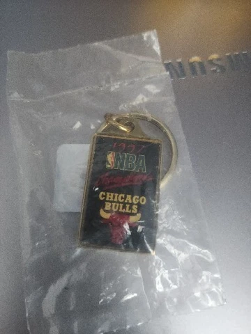 CHICAGO BULLS 1997  CHAMPIONS KEY CHAIN NEW Cover