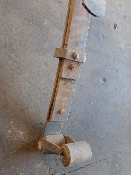 94 95 96 97 98 99 00 01 DODGE RAM 1500 PICKUP Rear Leaf Spring 2WD 5.2L 52106296 - Image 1 of 4