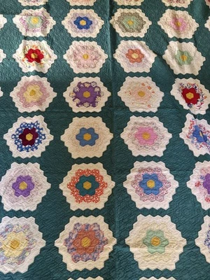 Vintage Antique Handmade Hand Quilted Grandmothers Flower Garden Quilt   - Image 1 of 4