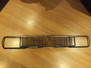 VW Passat B1 radiator grille (with traces of storage) original VW new - Picture 1 of 2