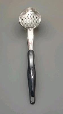 Cuchara Vollrath 4 oz antimicrobiana ovalada Spoodle® porción perforada 6422420 Foto 1 de 4