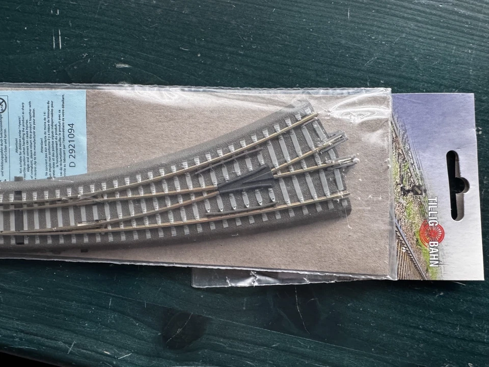 Tillig Bettungsgleis TT 83862 Bogenweiche links - Bild 1 von 1