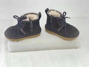 UGG Neumel Chukka Boots Toddler Sz 6  Suede Leather Sherpa Lined 1094529t Brown - Picture 1 of 8