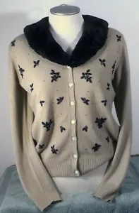 LIZ CLAIBORNE sz M Cardigan Beige/Black Floral Embroidery/Faux Fur Collar 52002 - Picture 1 of 11