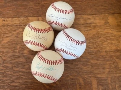 4 Hall of Famers Autographed Baseballs of : Ford, Roberts, Wilhelm & Apariccio - Image 1 of 4