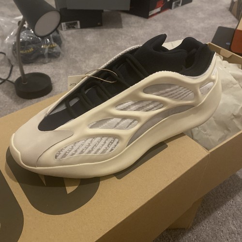 Taglia 10.5 Adidas Yeezy Boost 700 V3 Azael