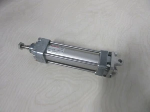 Cilindro pneumatico Rexroth MNR 5210181100 Ø32 HUB 85 Pmax 10bar FD 13W05 - Foto 1 di 4