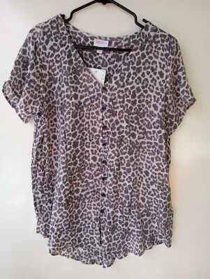 LulaRoe Animal Print Short Sleeve Decorative Button Front Tunic Blouse Shirt M - Image 1 of 4