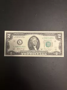 TWO DOLLAR STAR BILLS - UNCIRCULATED STAR NOTE (L09620183*) - Picture 1 of 2