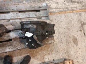 Vauxhall Vectra C 2002-2010 GEARBOX - MANUAL 13101871 F35 - Picture 1 of 5