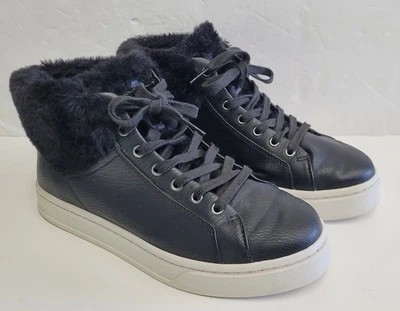 Koolaburra by ugg women's sundell fuzz chukka black Shoe's size 7.5 EUC - Image 1 of 4