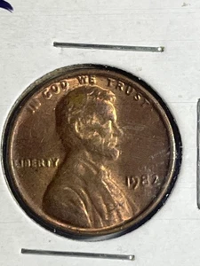 1982 penny no mint mark 3.1 grams. small date Very clean coin. #P525 - Picture 1 of 3