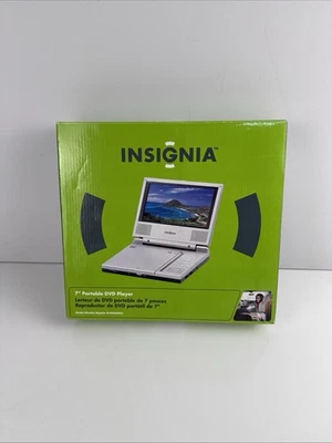 Reproductor de DVD Insignia ISPD040922 plateado portátil recargable con pantalla LCD de 7 pulgadas Foto 1 de 3