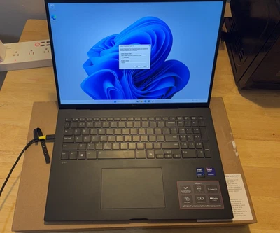 LG Gram 17" LCD Touch Copilot+ Core U7-258V 32GB RAM 1TB SSD Black - Win 11 Home - Image 1 of 4