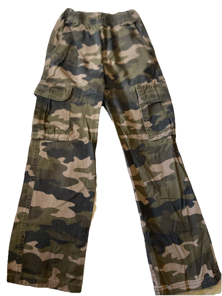 Children’s Place Elastic Waisted Adjustable Straps Camo Cargo Pants Kids Size 8 - Image 1 of 4