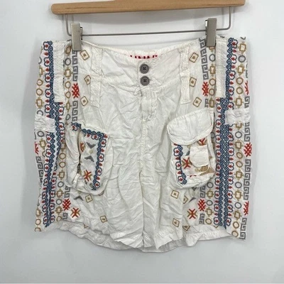 Johnny Was white Emery Cargo Shorts Sz 4 embroidered red blue - Image 1 of 4