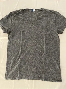 H&M Divided Men’s Medium V-neck Tee - Picture 1 of 1