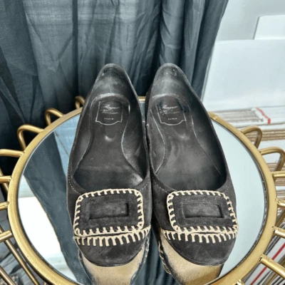 Planos de pespuntes con hebilla Roger Vivier Gommette Foto 1 de 4