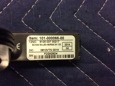 PHILIPS COLOR KINETICS 101-000066-00 ICOLOR COVE QLX 12" LINEAR LED LIGHT - Image 1 of 4