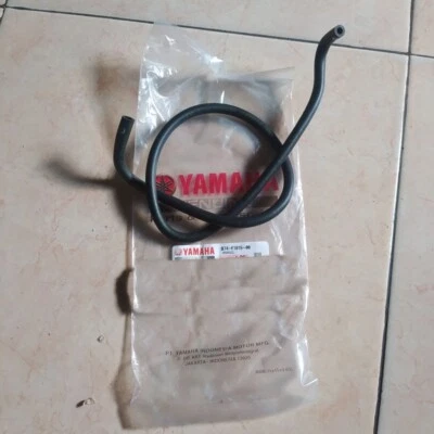 Genuine Parts Yamaha XMAX 300 2017-2022 Radiator Pipe 1 Hose B74-F1816-00 — 第 1/3 张图片