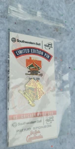 2001 SGA ST. LOUIS CARDINALS CENTRAL DIVISION CHAMPIONS PIN 06/15/2001 White Sox - Picture 1 of 4