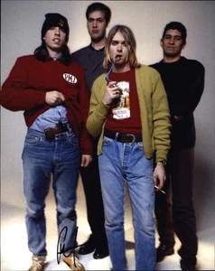 Pat Smear of Foo Fighters authentic signed Rock 8x10 photo W/Certificate 88 - Picture 1 of 2