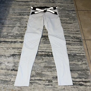 NWT La Bella Mafia Quilted White Low Waist Leggings & String Backpack Size Small - Picture 1 of 4
