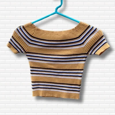 Camiseta corta Charlotte Russe acanalada ceñida al cuerpo croptop amarilla a rayas manga corta S Foto 1 de 2