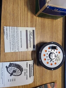 Shakespeare 7594 fly fishing reel with box and folders - Picture 1 of 8