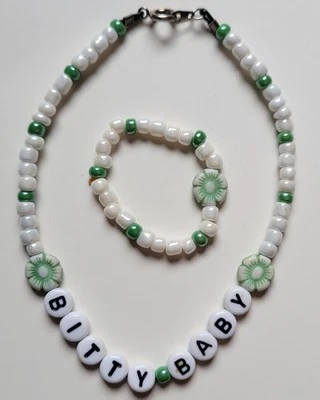 Collar de muñeca para muñecas de 15 pulgadas BITTY BABY FLOR VERDE se adapta a muñecas BITTY BABY Foto 1 de 4