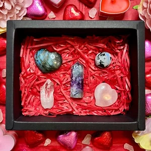 Moonstone Rose Quartz Rainbow Fluorite Crystals Valentines Day Crystal Gift Box - Foto 1 di 3