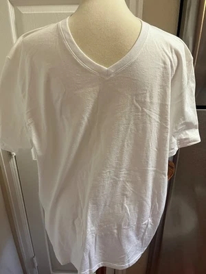 New URBAN PIPELINE White V Neck TShirt Men's Size XXL - Image 1 of 4