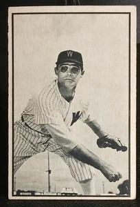 1953 Bowman Black & White #9 Walt Masterson * Low Grade * Creases - Bild 1 von 6