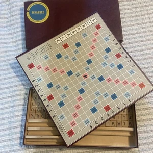 Vintage Scrabble Game 1948/1953 Selchow & Righter Complete 100 Tiles 4 Holders - Picture 1 of 5