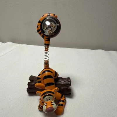 Disney Winnie the Pooh Vintage Tigger salones en una cola de tronco reloj de resorte Foto 1 de 4