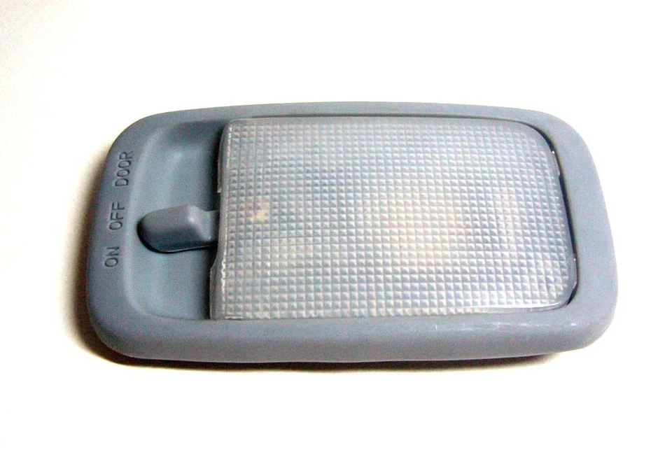 Interior Dome Light for Toyota Yaris Echo Hiace Verso Ipso Avensis Fun Cargo - Image 1 of 1
