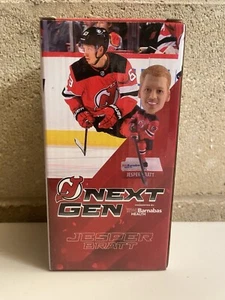 SGA 2024 2/25 Jesper Bratt Next Gen Bobblehead New Jersey Devils RAR  - Bild 1 von 8