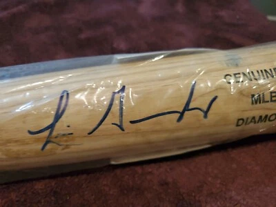 LUIS GONZALEZ SIGNED GAME USED BAT- JSA - Image 1 of 4