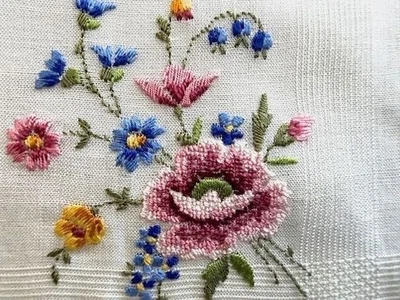 DE COLECCIÓN HANKY BORDADO PETIT POINT FLORES ROSA AZUL VERDE PRECIOSO Foto 1 de 4