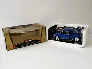 BBURAGO 3392 GOLD COLLECTION 1/18 VOLKSWAGEN NEW BEETLE 1998 BLU MADE IN ITALY - Foto 1 di 19
