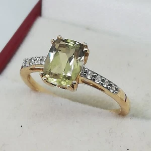 10c Yellow Gold Green Topaz & Spinel shoulder Ring, Size O , UK Hallmarks - Picture 1 of 14