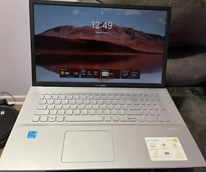 ASUS VivoBook 17.3" Full-HD Laptop Intel Core i3 3.0GHz 8GB RAM 256GB SSD HDMI - Picture 1 of 6