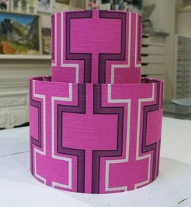 Pantalla hecha a mano - Wilman Interiors Chantilly Laberinto - Cerise - Imagen 1 de 4