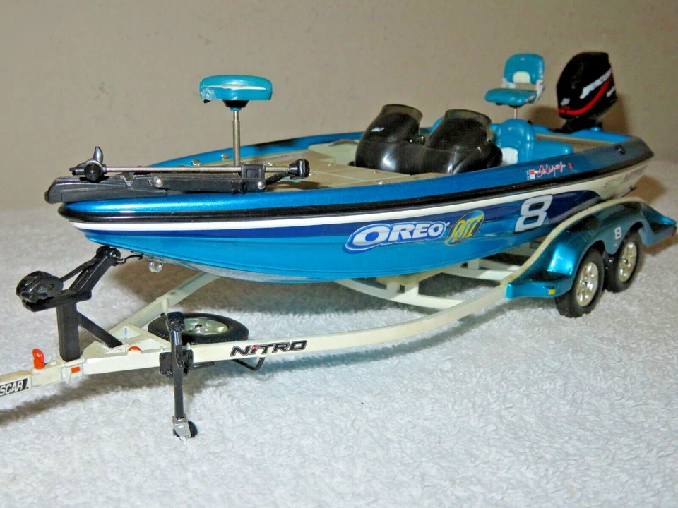 DALE EARNHARDT JR. #8 OREO/RITZ 2004 CASTAWAY NITRO BOAT & TRAILER  1:24 HQ ITEM - Image 1 of 4