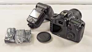 Canon EOS 7D 18MP Spiegelreflexkamera mit EFS 15-85mm Objektiv, Blitz, 2*Akkus - Bild 1 von 13